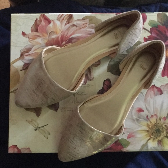 Flats - Picture 1 of 3